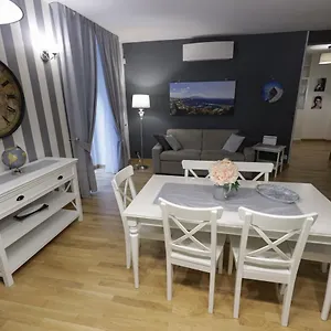 Happy House 31 , Neapel Italien